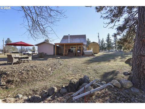 A home in Tygh Valley