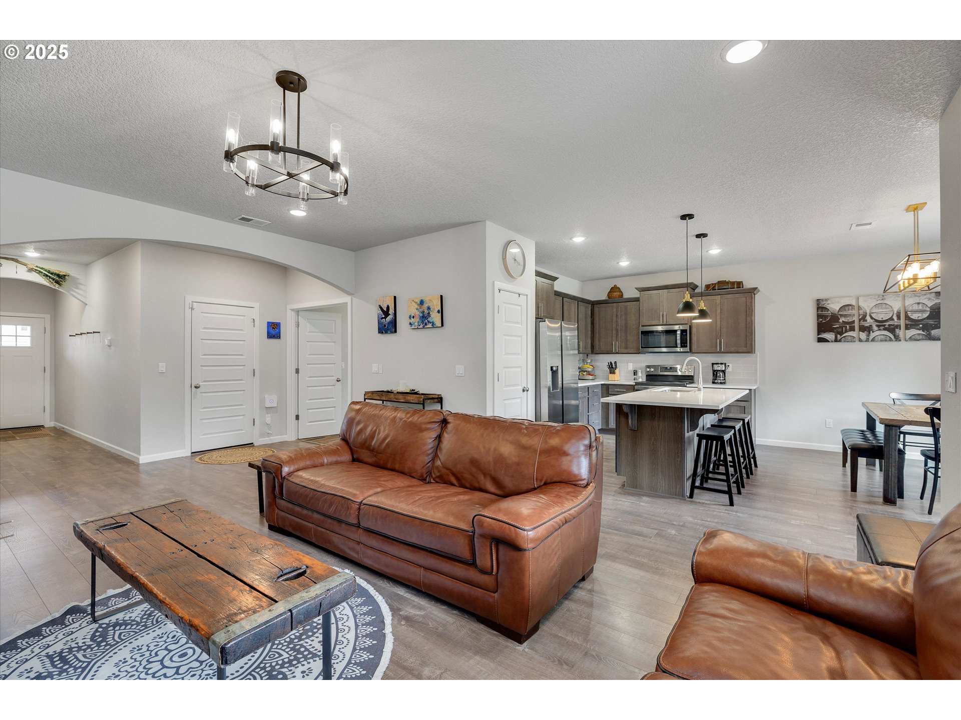 Carlton, Oregon 97111, United States, 5 Bedrooms Bedrooms, ,3 BathroomsBathrooms,Residential,Active,213892