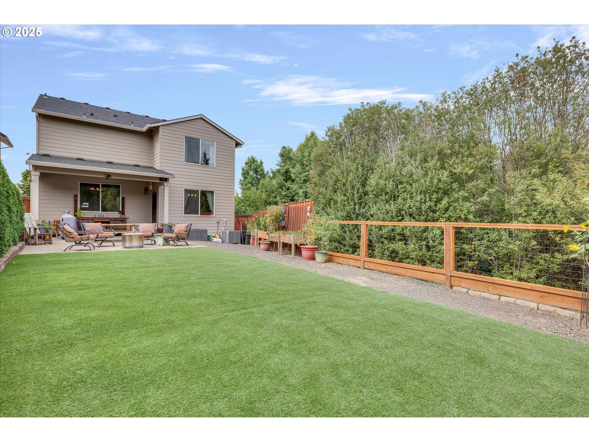 Carlton, Oregon 97111, United States, 5 Bedrooms Bedrooms, ,3 BathroomsBathrooms,Residential,Active,213892