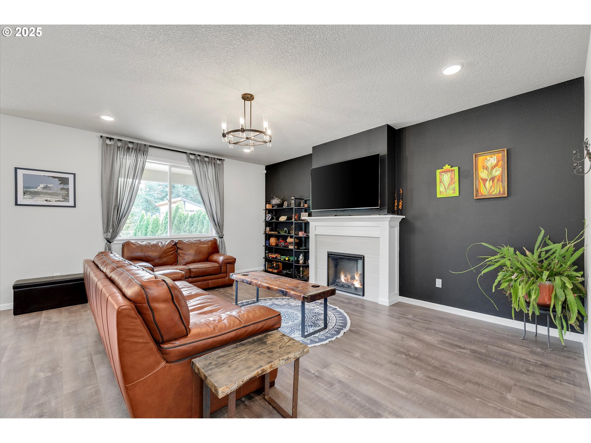 Carlton, Oregon 97111, United States, 5 Bedrooms Bedrooms, ,3 BathroomsBathrooms,Residential,Active,213892