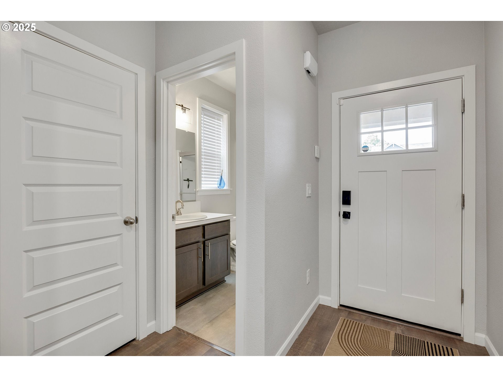 Carlton, Oregon 97111, United States, 5 Bedrooms Bedrooms, ,3 BathroomsBathrooms,Residential,Active,213892