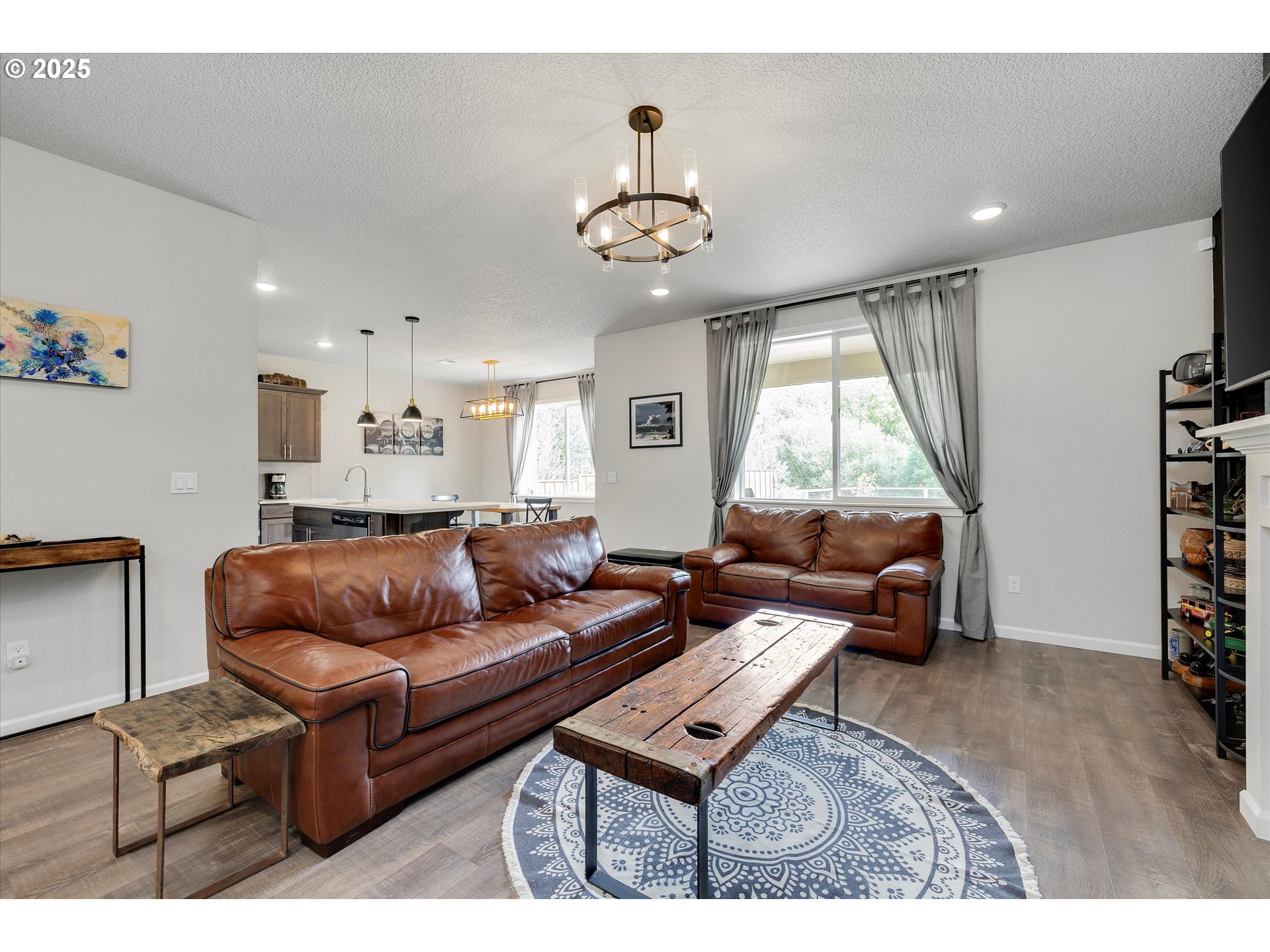 Carlton, Oregon 97111, United States, 5 Bedrooms Bedrooms, ,3 BathroomsBathrooms,Residential,Active,213892