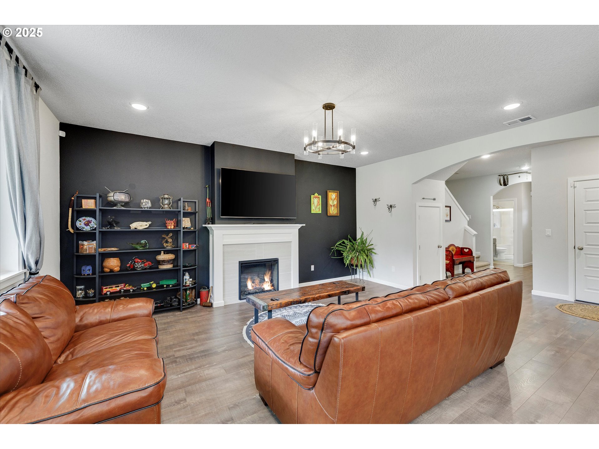 Carlton, Oregon 97111, United States, 5 Bedrooms Bedrooms, ,3 BathroomsBathrooms,Residential,Active,213892