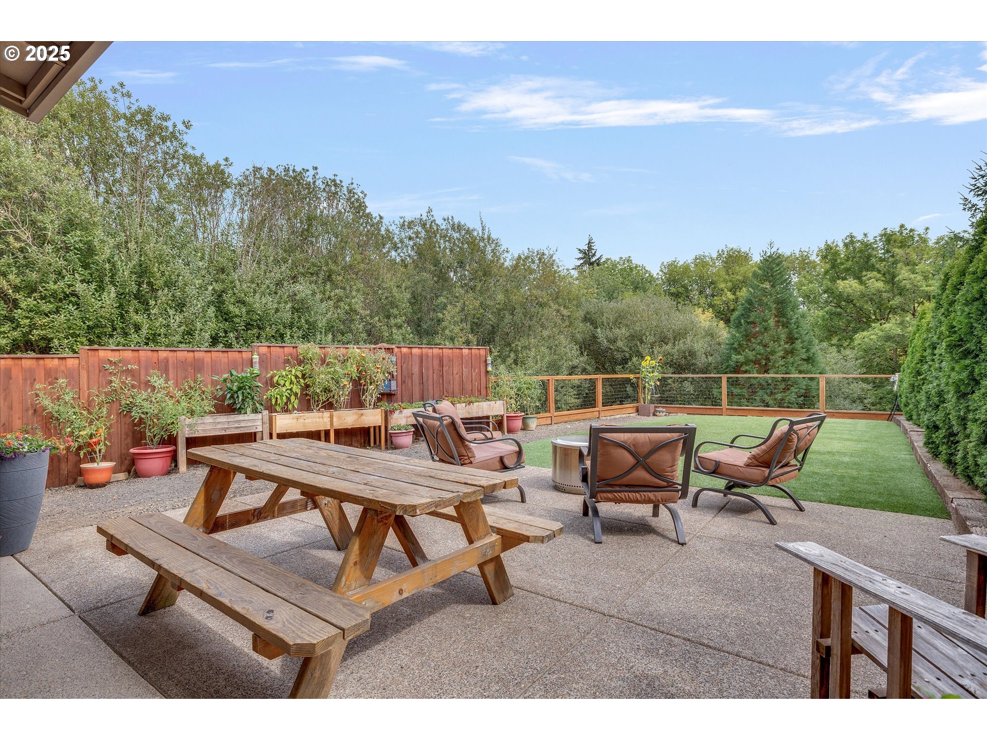 Carlton, Oregon 97111, United States, 5 Bedrooms Bedrooms, ,3 BathroomsBathrooms,Residential,Active,213892