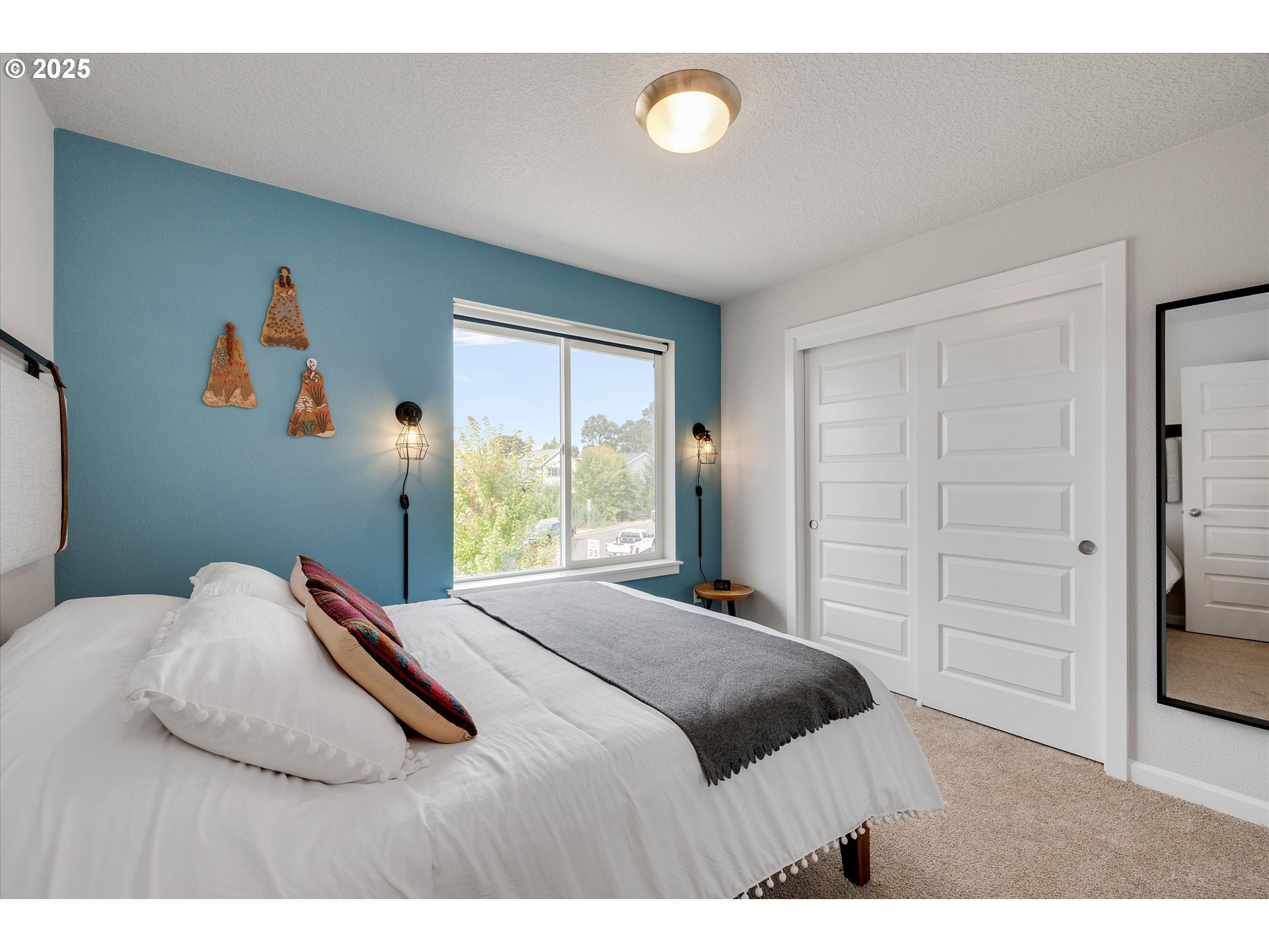 Carlton, Oregon 97111, United States, 5 Bedrooms Bedrooms, ,3 BathroomsBathrooms,Residential,Active,213892