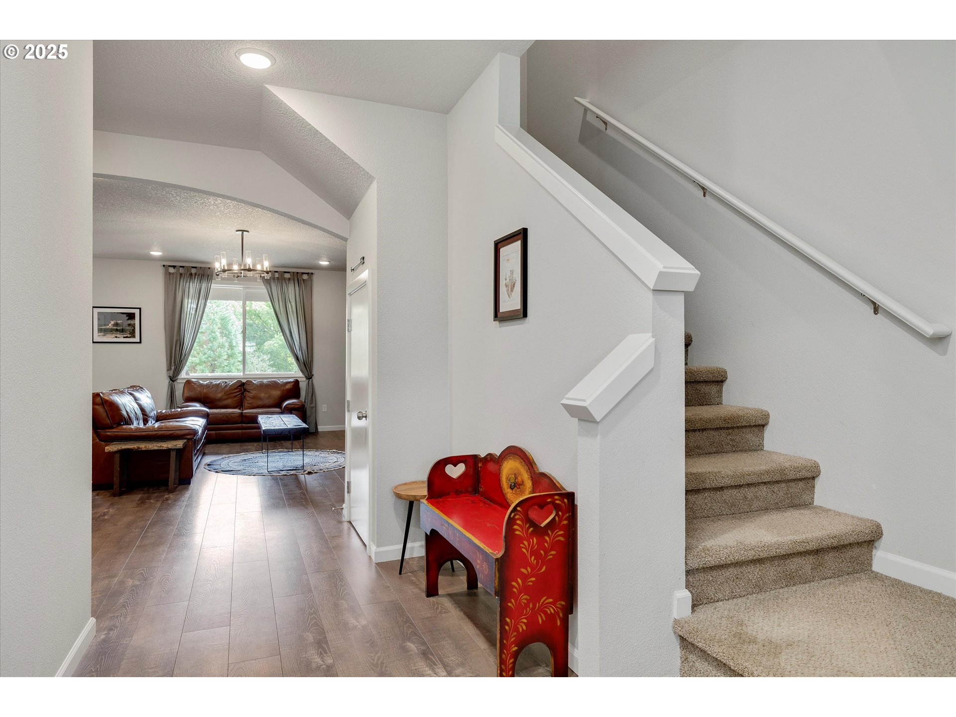 Carlton, Oregon 97111, United States, 5 Bedrooms Bedrooms, ,3 BathroomsBathrooms,Residential,Active,213892