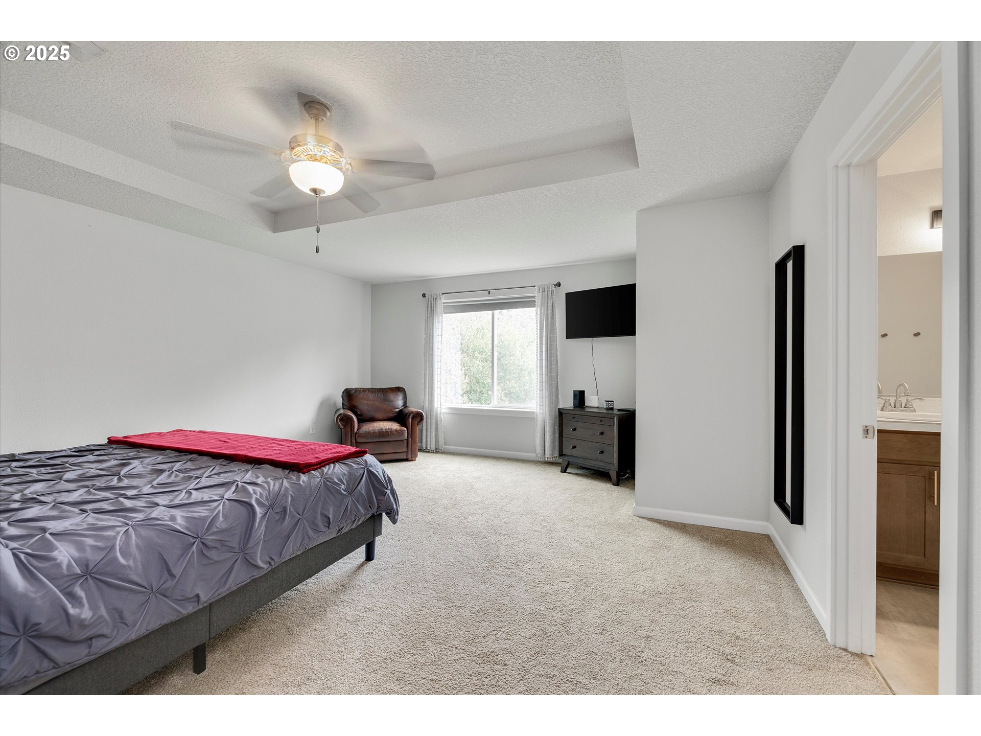 Carlton, Oregon 97111, United States, 5 Bedrooms Bedrooms, ,3 BathroomsBathrooms,Residential,Active,213892