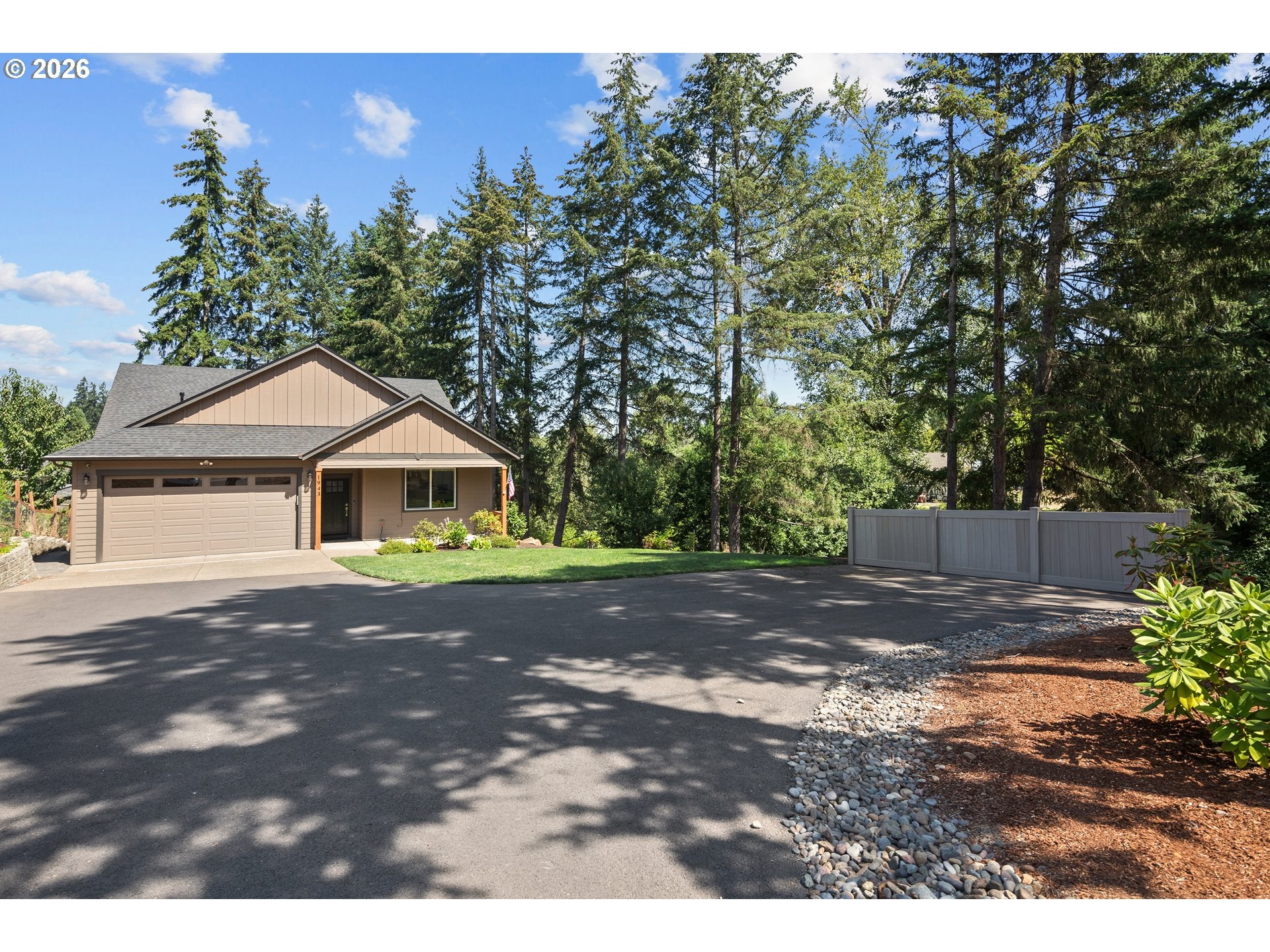 1943 GLEN CREEK RD NW