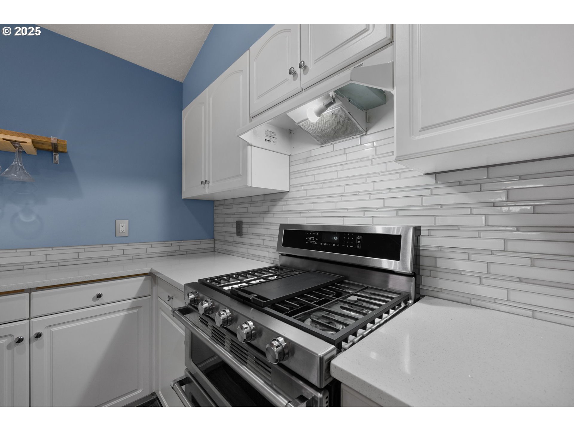 Fairview, Oregon 97024, United States, 3 Bedrooms Bedrooms, ,2 BathroomsBathrooms,Residential,Pending,79551