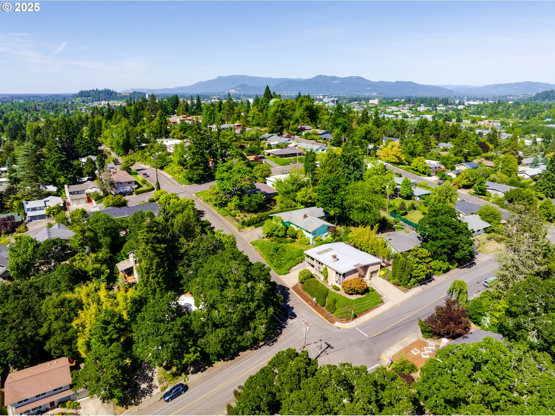 495 W 27th AVE