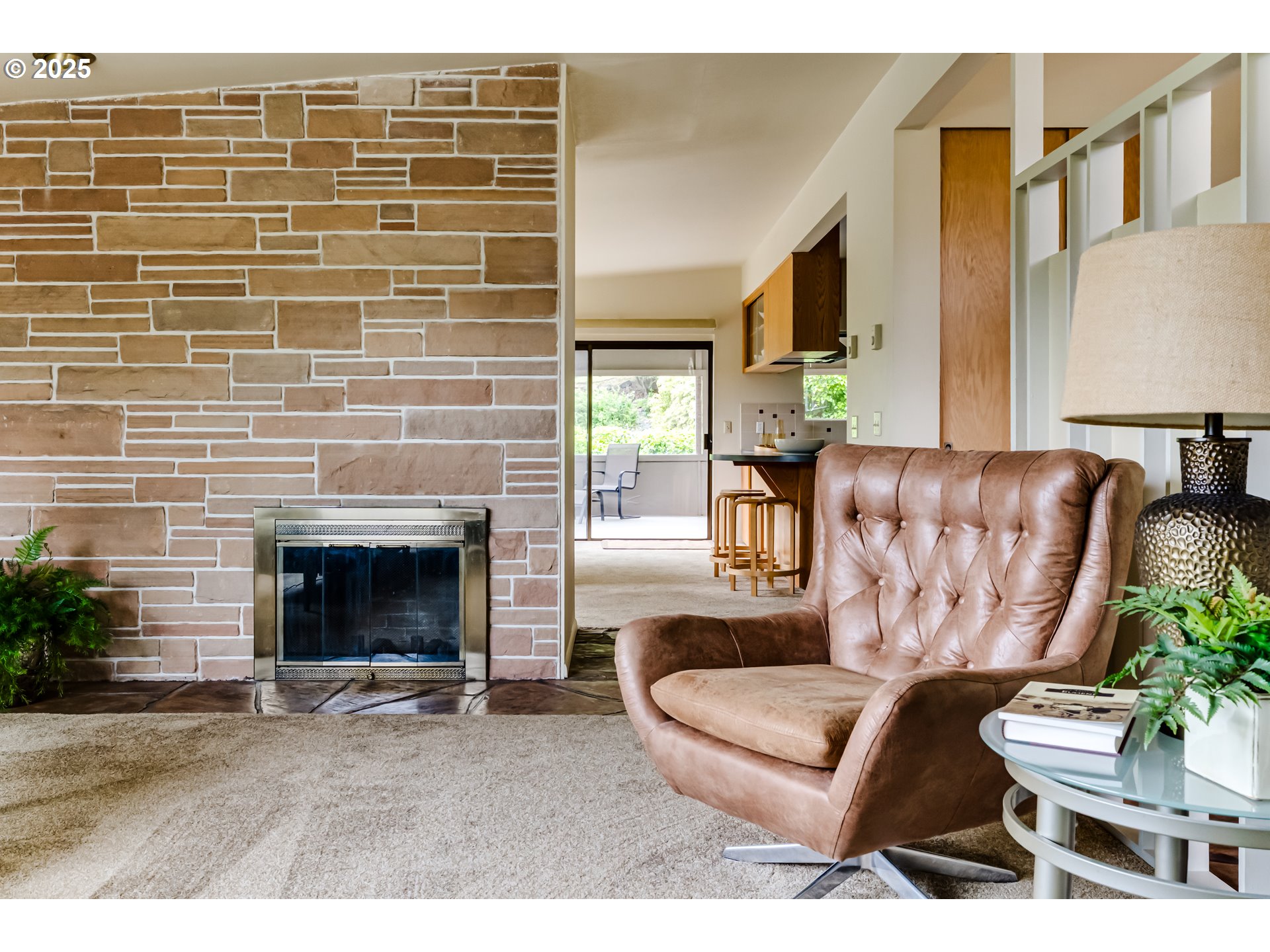 495 W 27th AVE