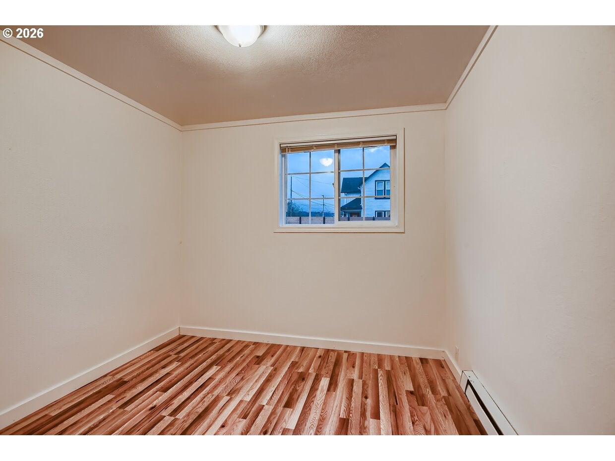 9004 N MOHAWK AVE