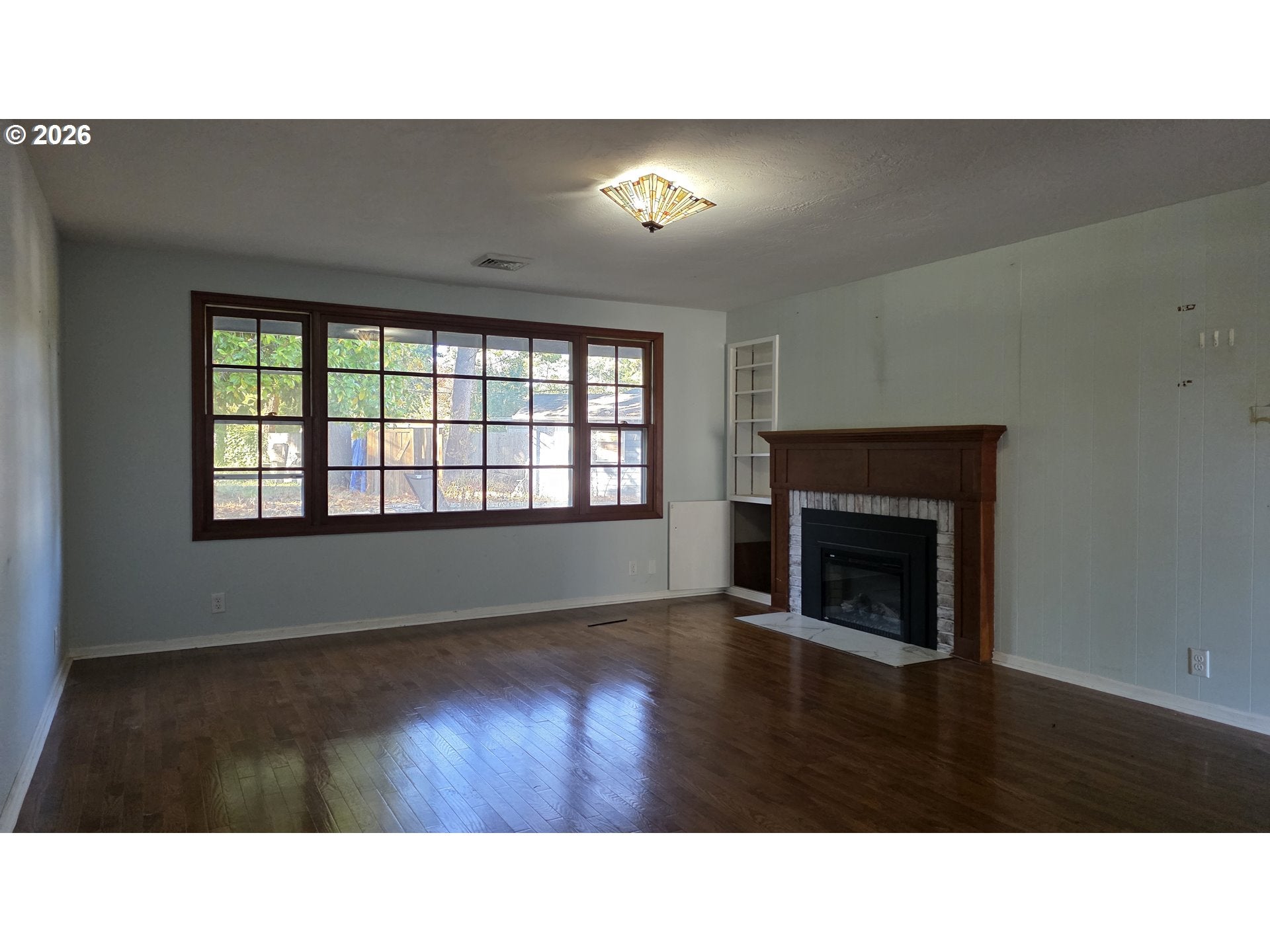 551 SHIRE CT