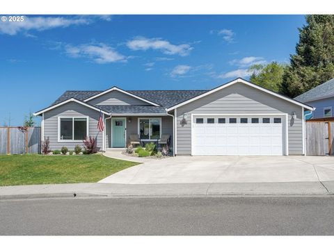 1124 NAUTICAL CT Coos Bay OR 97420