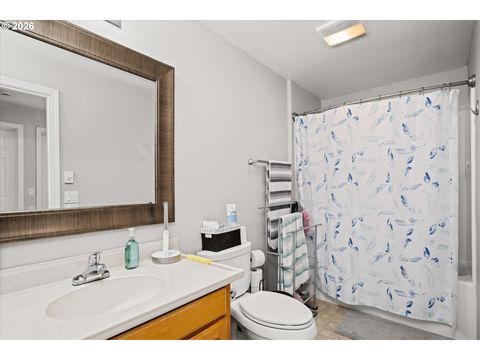 Tiny photo for 805 Queens Ave, Creswell, OR 97426 (MLS # 657652421)