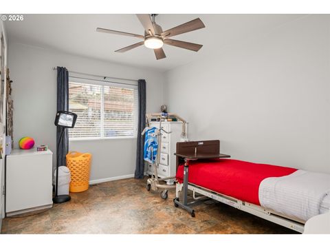 Tiny photo for 805 Queens Ave, Creswell, OR 97426 (MLS # 657652421)