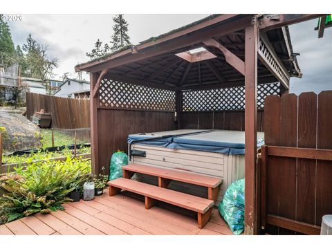 Tiny photo for 805 Queens Ave, Creswell, OR 97426 (MLS # 657652421)