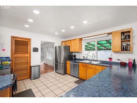 Tiny photo for 805 Queens Ave, Creswell, OR 97426 (MLS # 657652421)