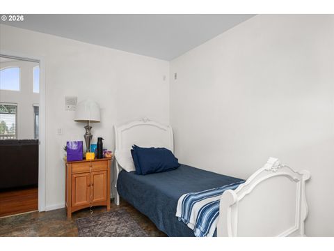 Tiny photo for 805 Queens Ave, Creswell, OR 97426 (MLS # 657652421)