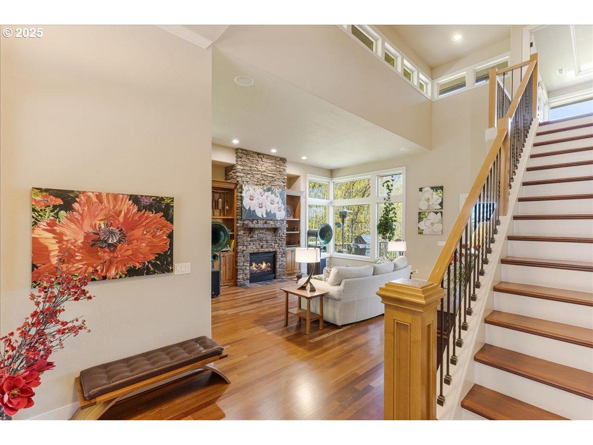 6643 NW MERIDIAN RIDGE DR