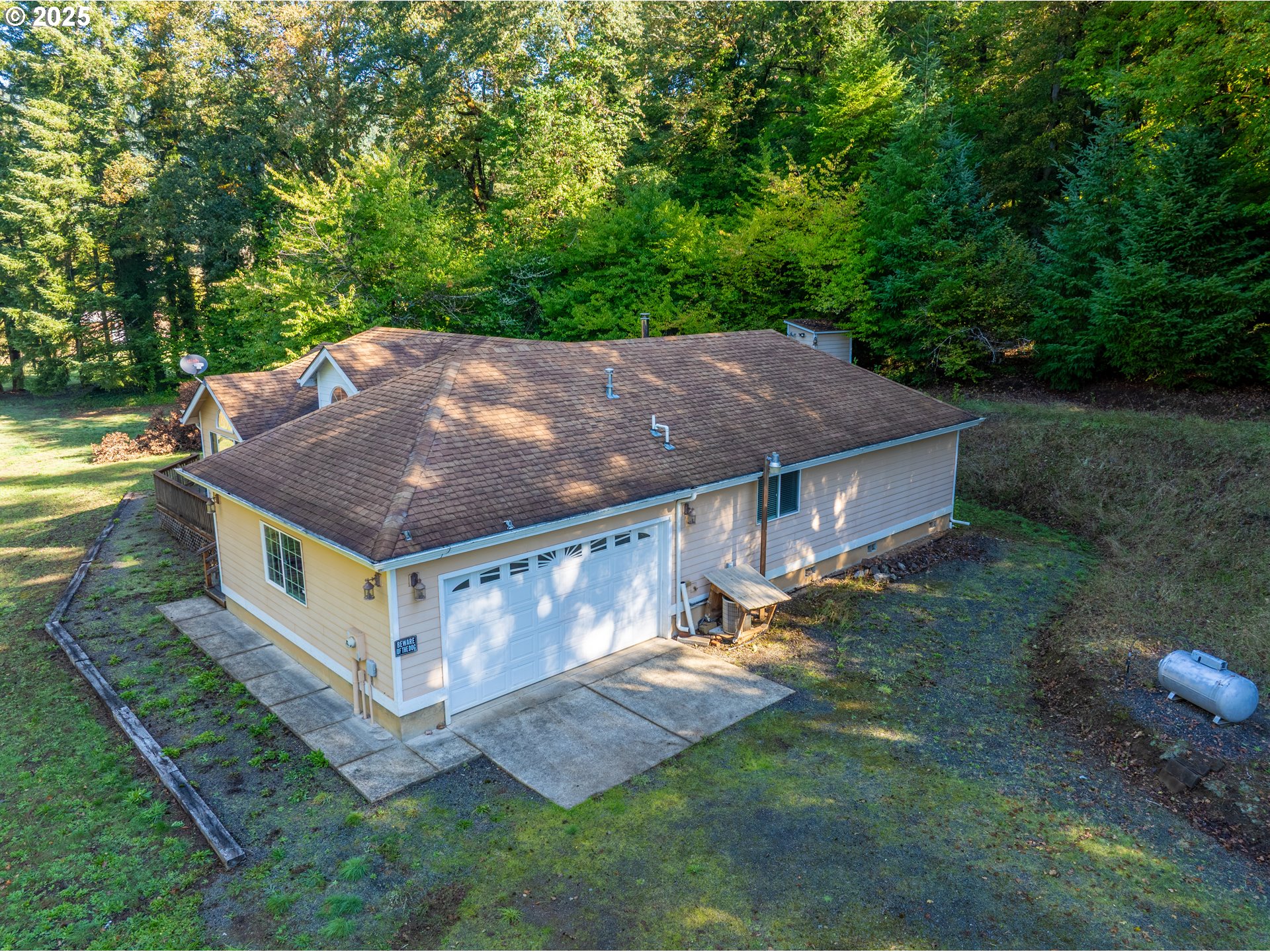 140 GOLDEN DR