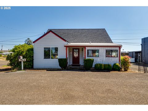 1350 IVY ST Junction City OR 97448