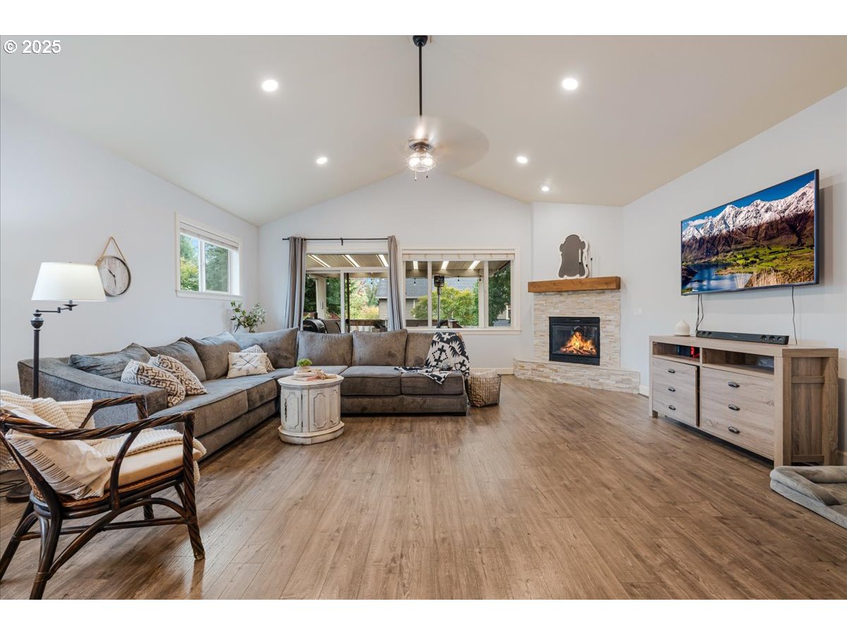 39584 WALL ST