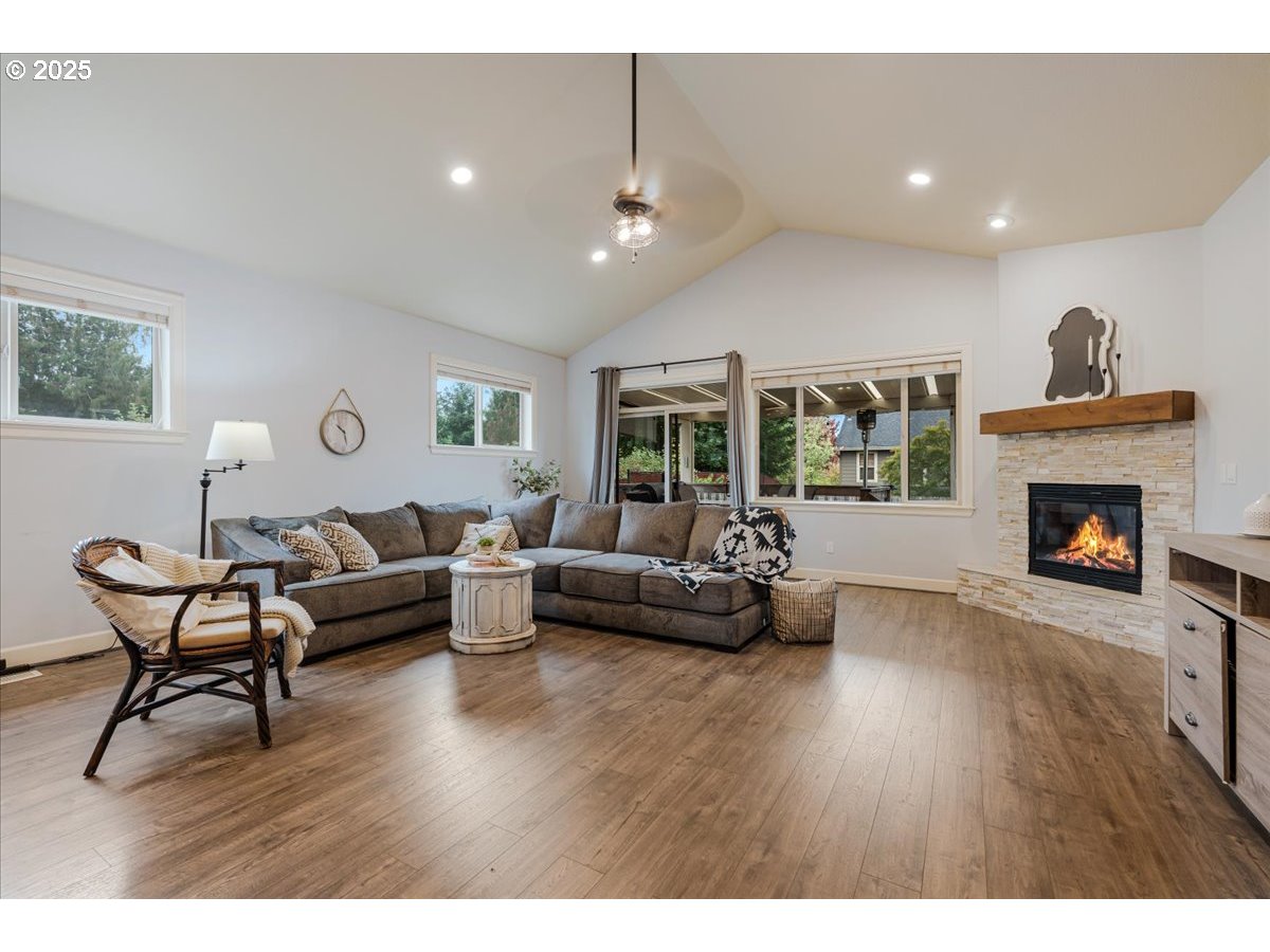 39584 WALL ST