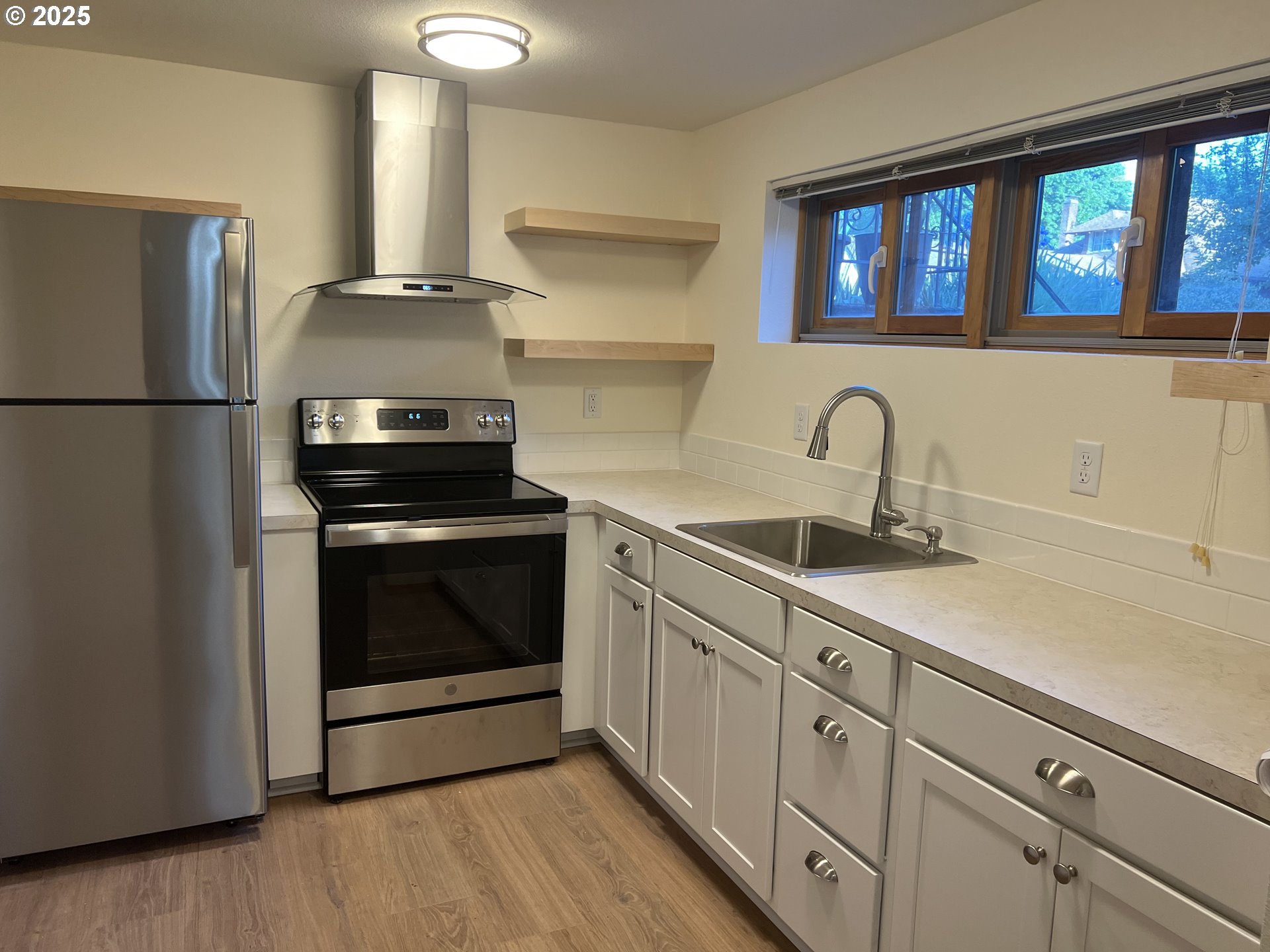 2165 NE MULTNOMAH ST