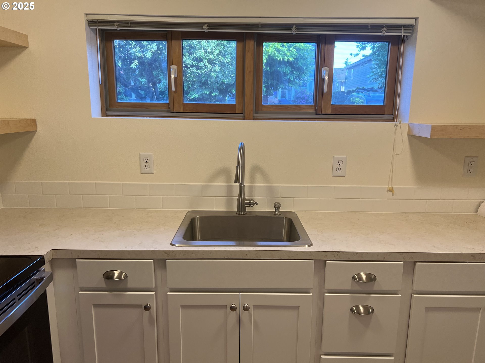 2165 NE MULTNOMAH ST