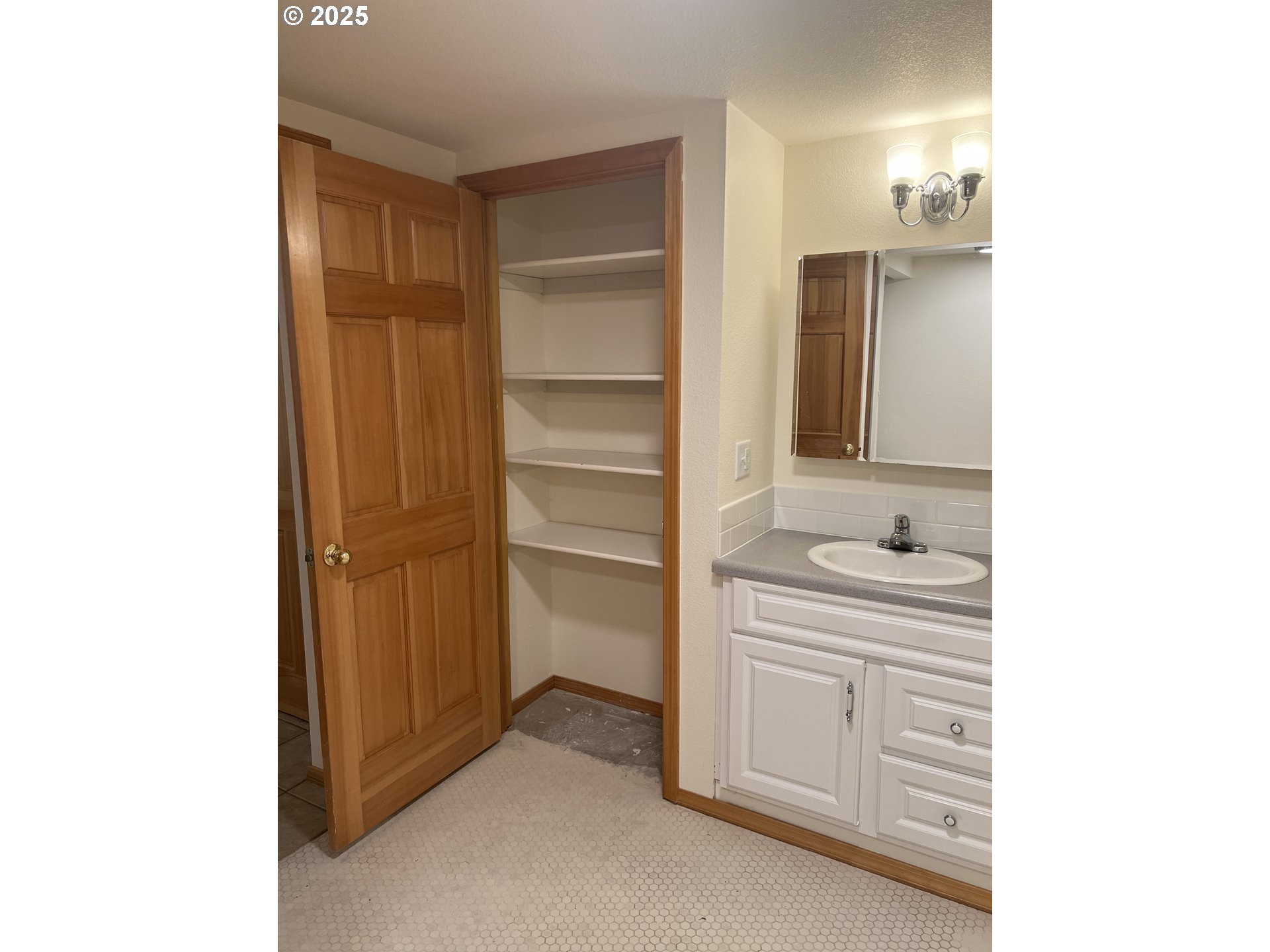 2165 NE MULTNOMAH ST