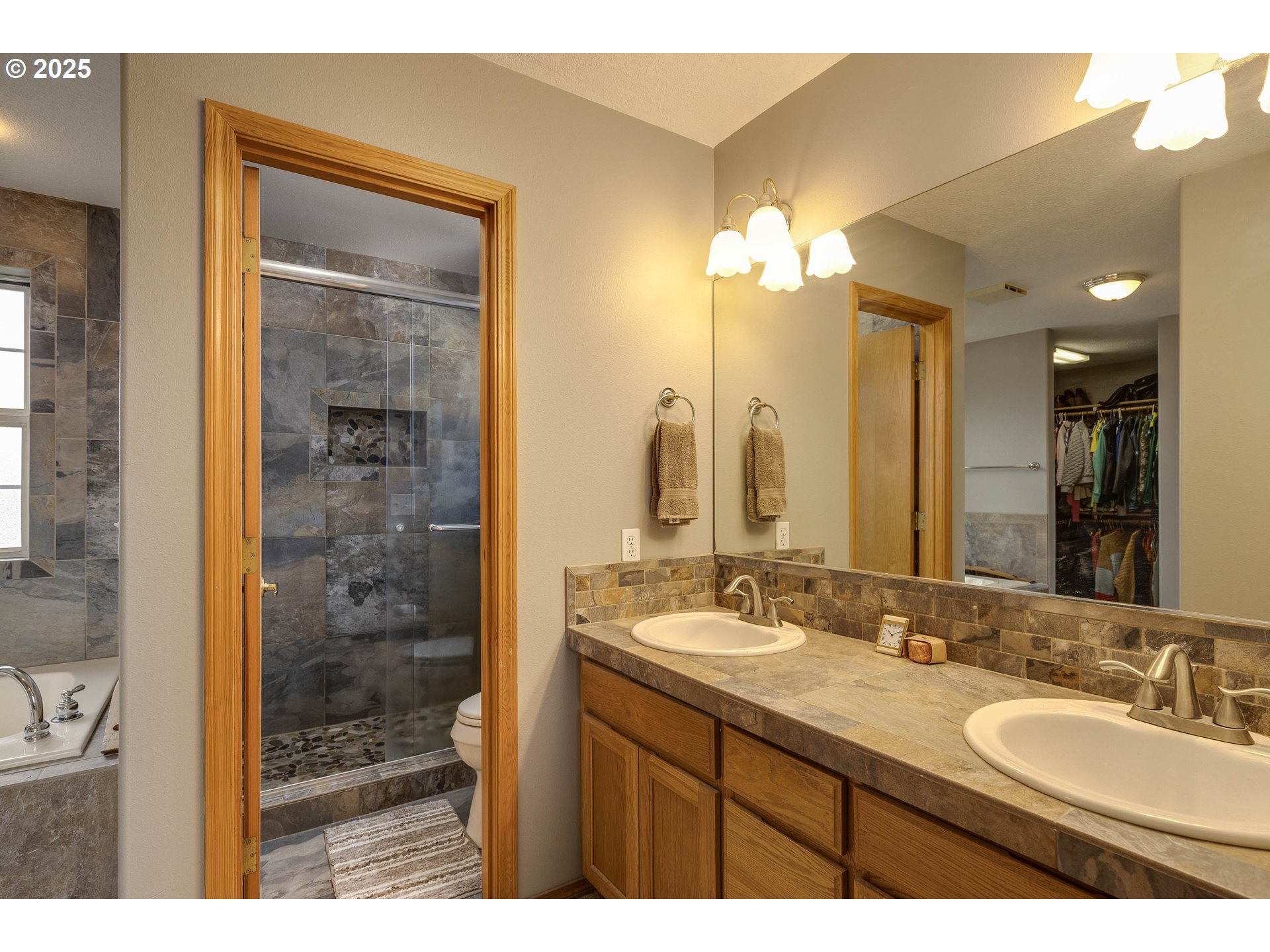 Newberg, Oregon 97132, United States, 3 Bedrooms Bedrooms, ,3 BathroomsBathrooms,Residential,Active,81596