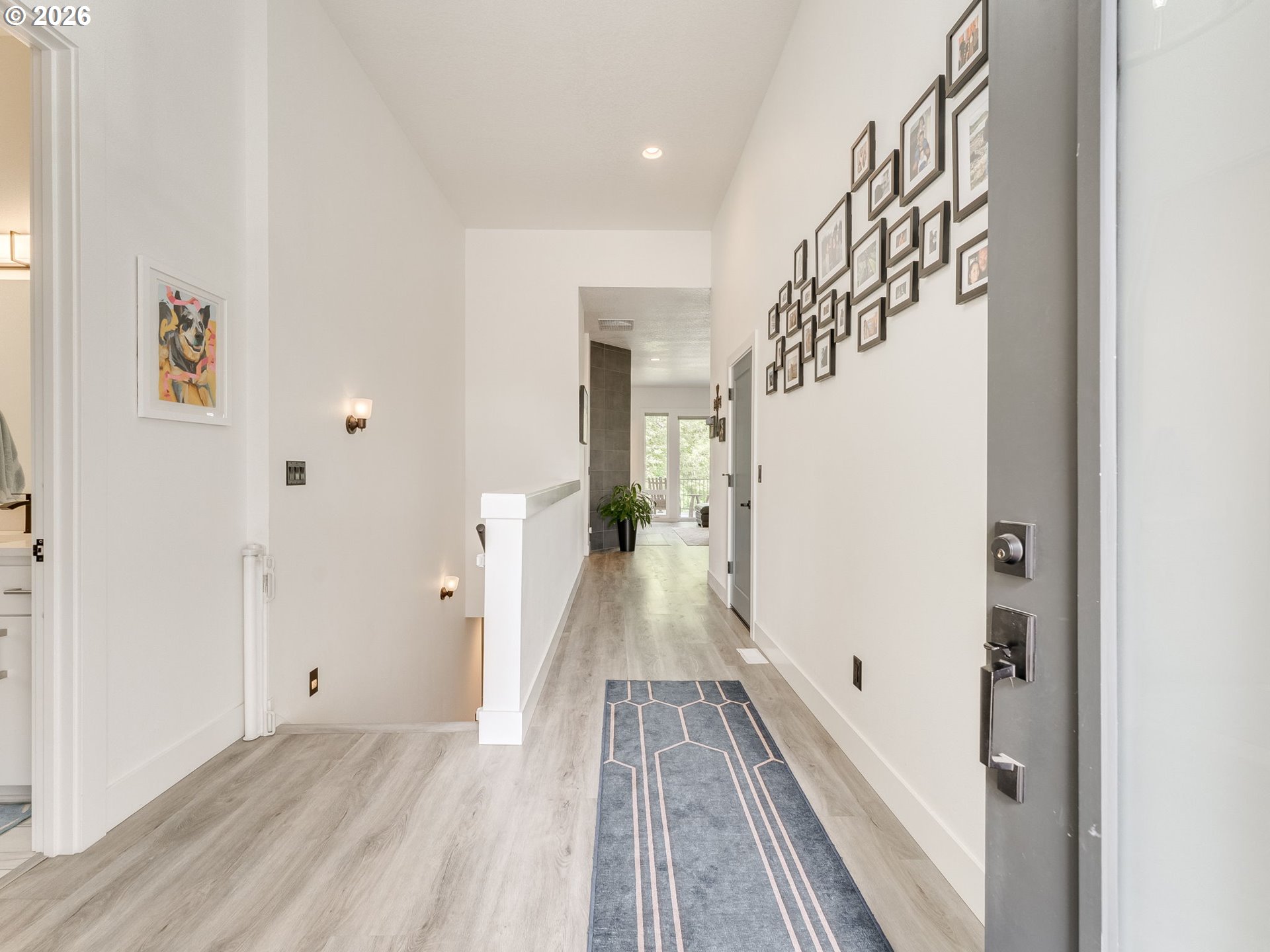 123 NW BROOKSIDE