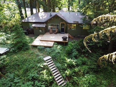 A home in Rhododendron