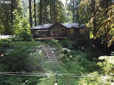 A home in Rhododendron