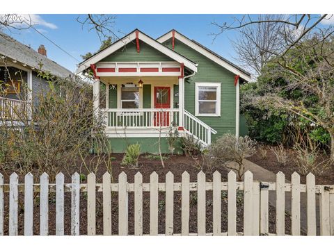 3827 SE LINCOLN ST Portland OR 97214