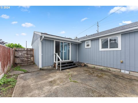 A home in Coos Bay