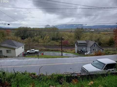 A home in Clatskanie