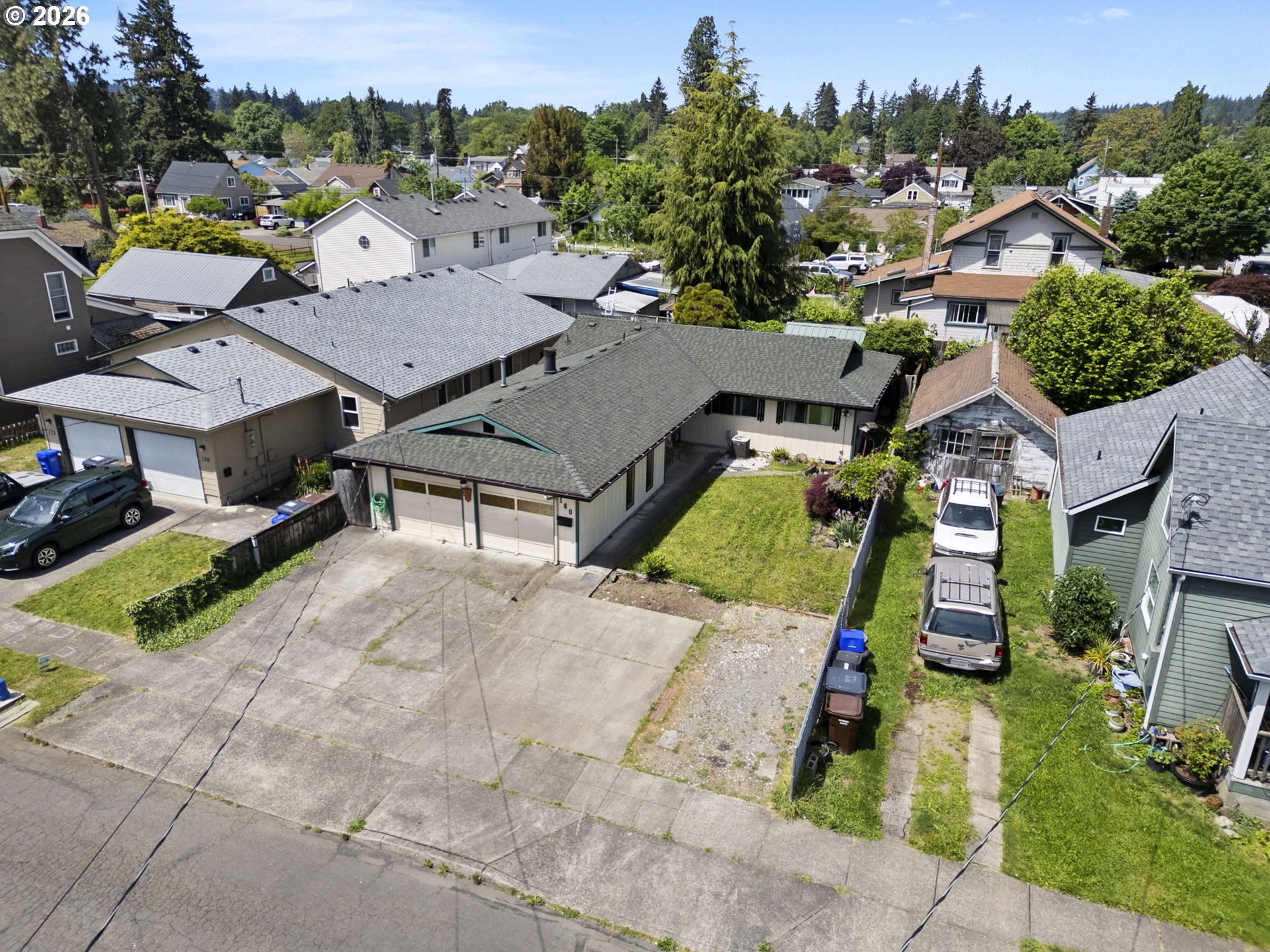 160 W BERKELEY ST