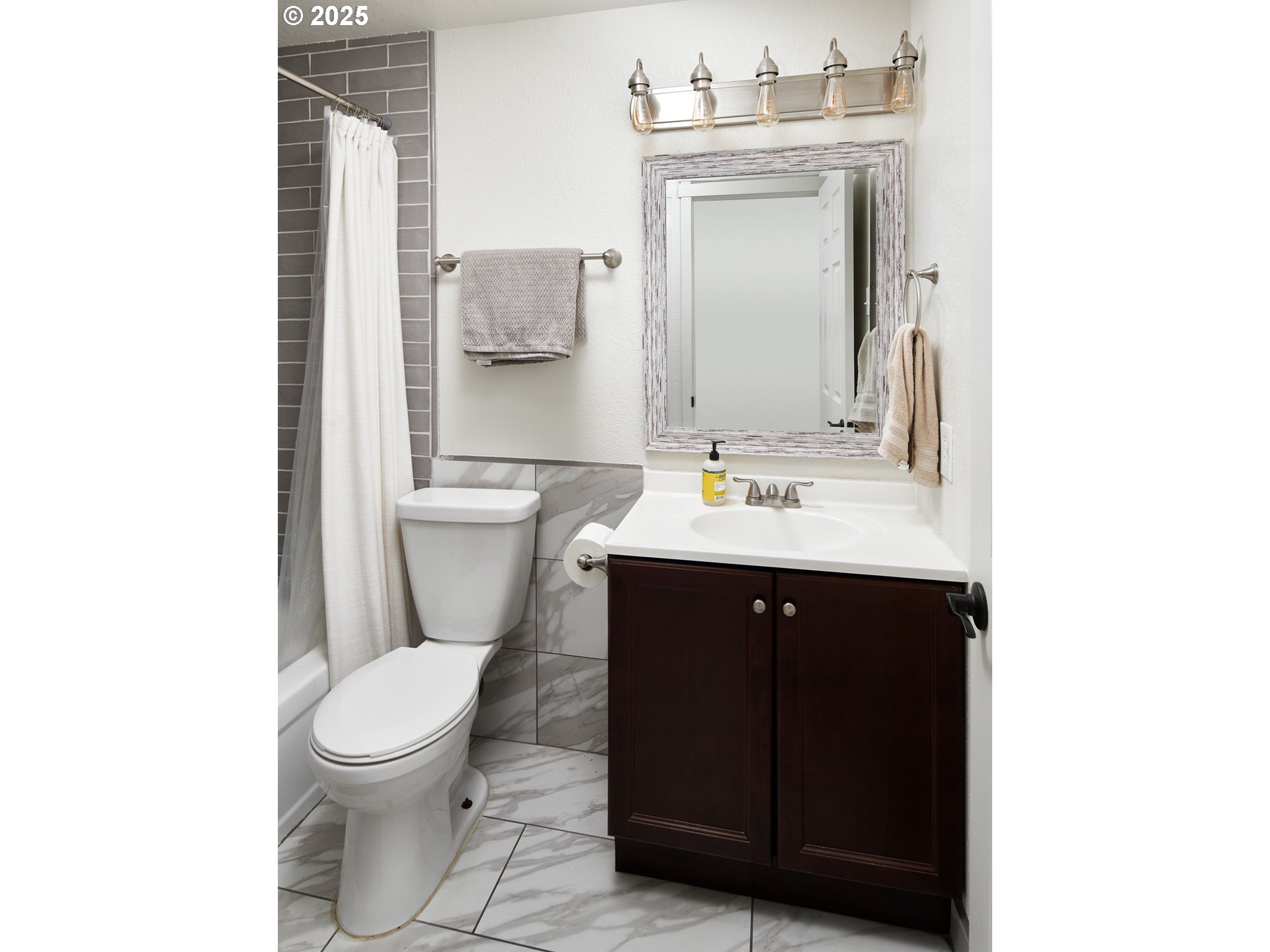 9001 SE CLACKAMAS RD