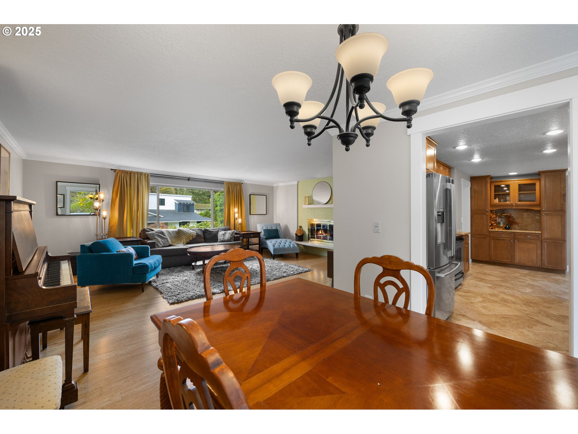 Gladstone, Oregon 97027, United States, 5 Bedrooms Bedrooms, ,3 BathroomsBathrooms,Residential,Active,97293