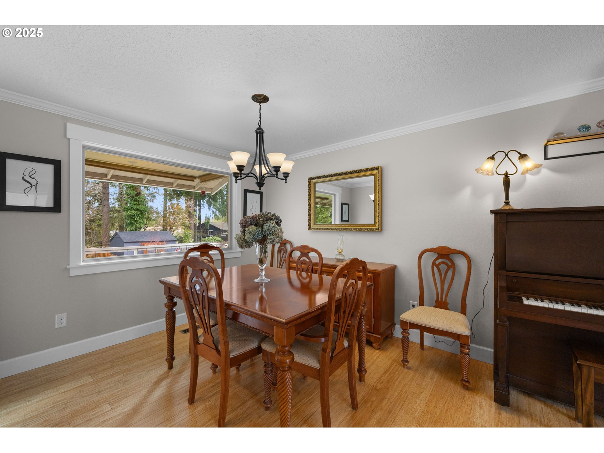 Gladstone, Oregon 97027, United States, 5 Bedrooms Bedrooms, ,3 BathroomsBathrooms,Residential,Active,97293