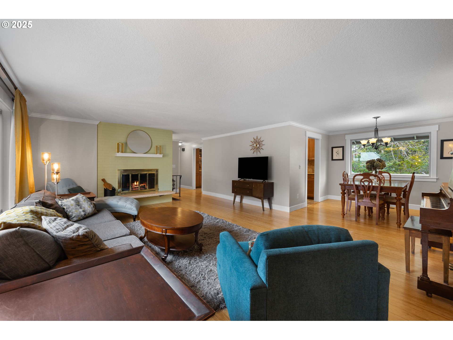 Gladstone, Oregon 97027, United States, 5 Bedrooms Bedrooms, ,3 BathroomsBathrooms,Residential,Active,97293