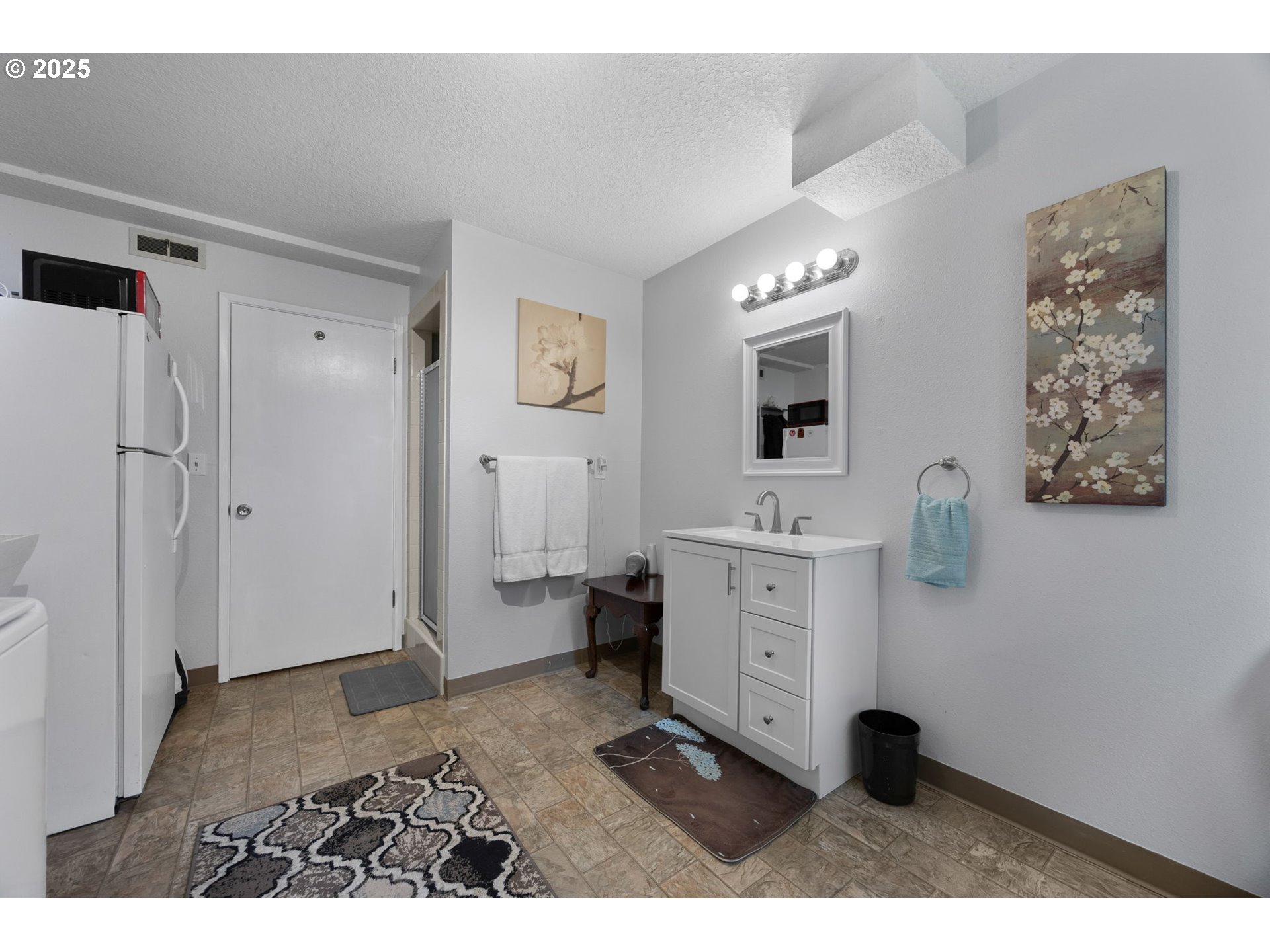 Gladstone, Oregon 97027, United States, 5 Bedrooms Bedrooms, ,3 BathroomsBathrooms,Residential,Active,97293