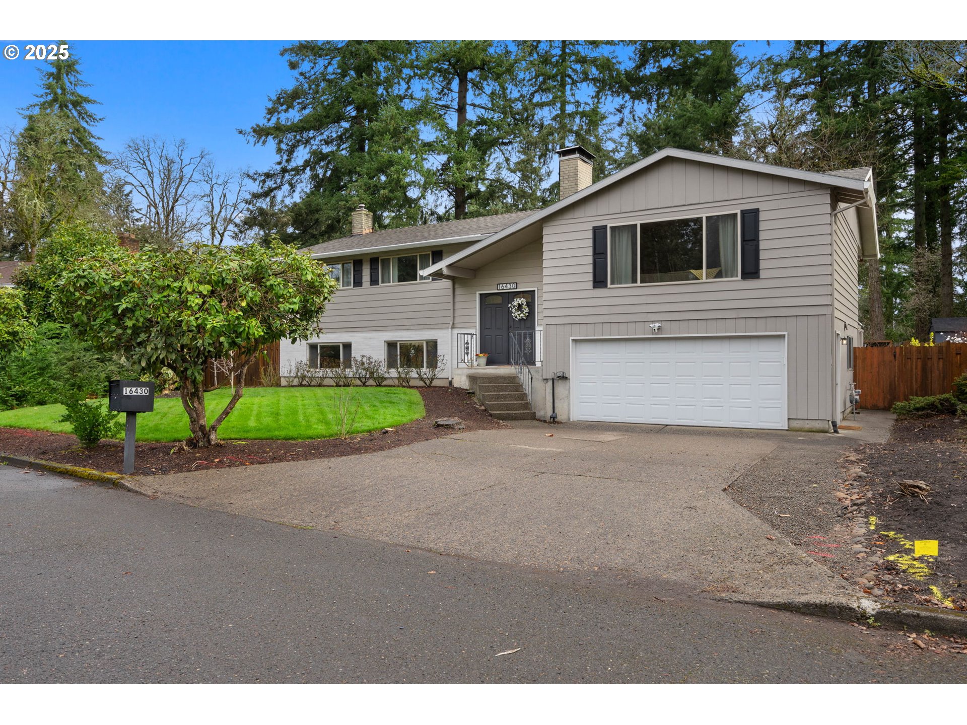 Gladstone, Oregon 97027, United States, 5 Bedrooms Bedrooms, ,3 BathroomsBathrooms,Residential,Active,97293