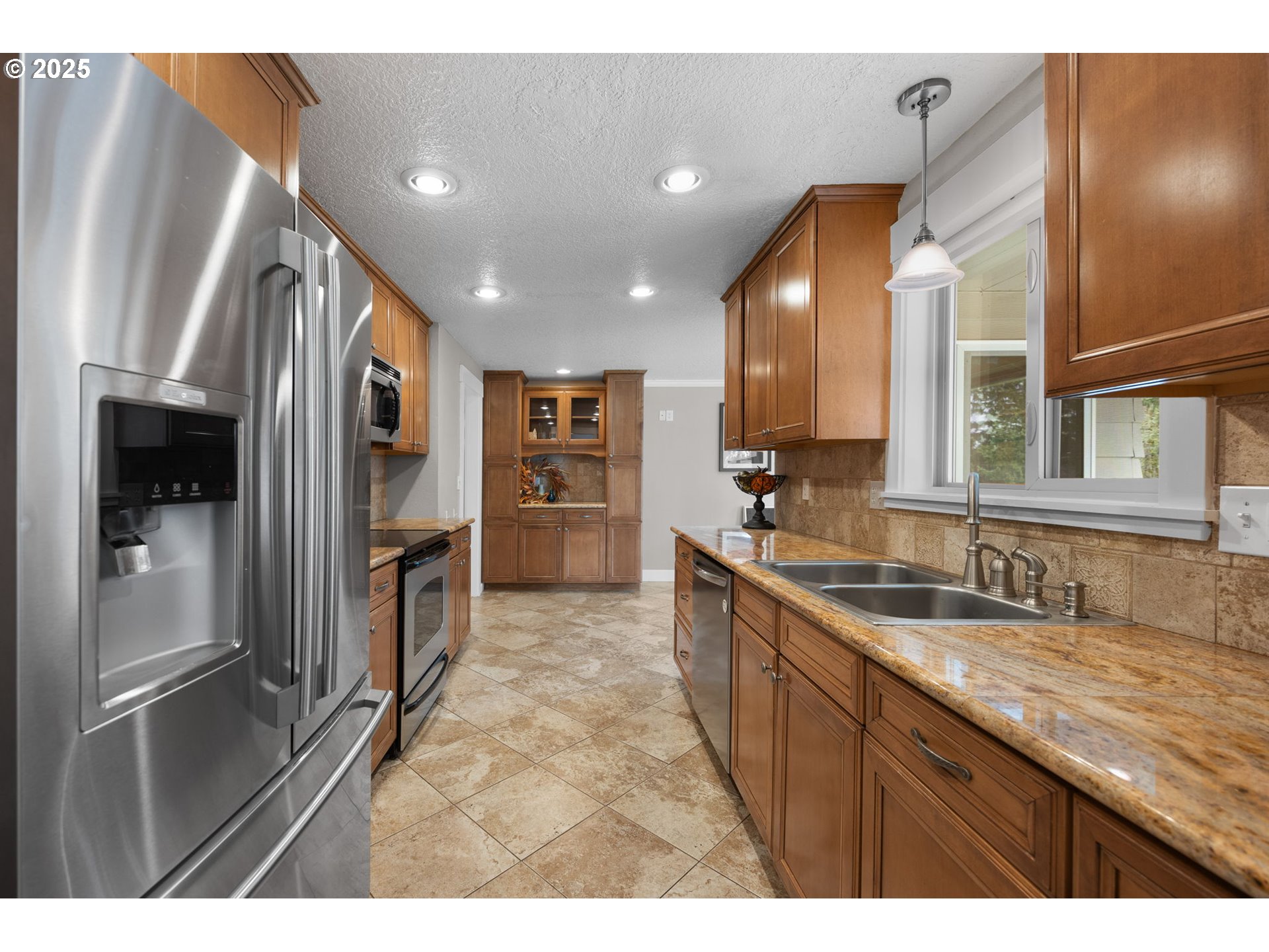 Gladstone, Oregon 97027, United States, 5 Bedrooms Bedrooms, ,3 BathroomsBathrooms,Residential,Active,97293