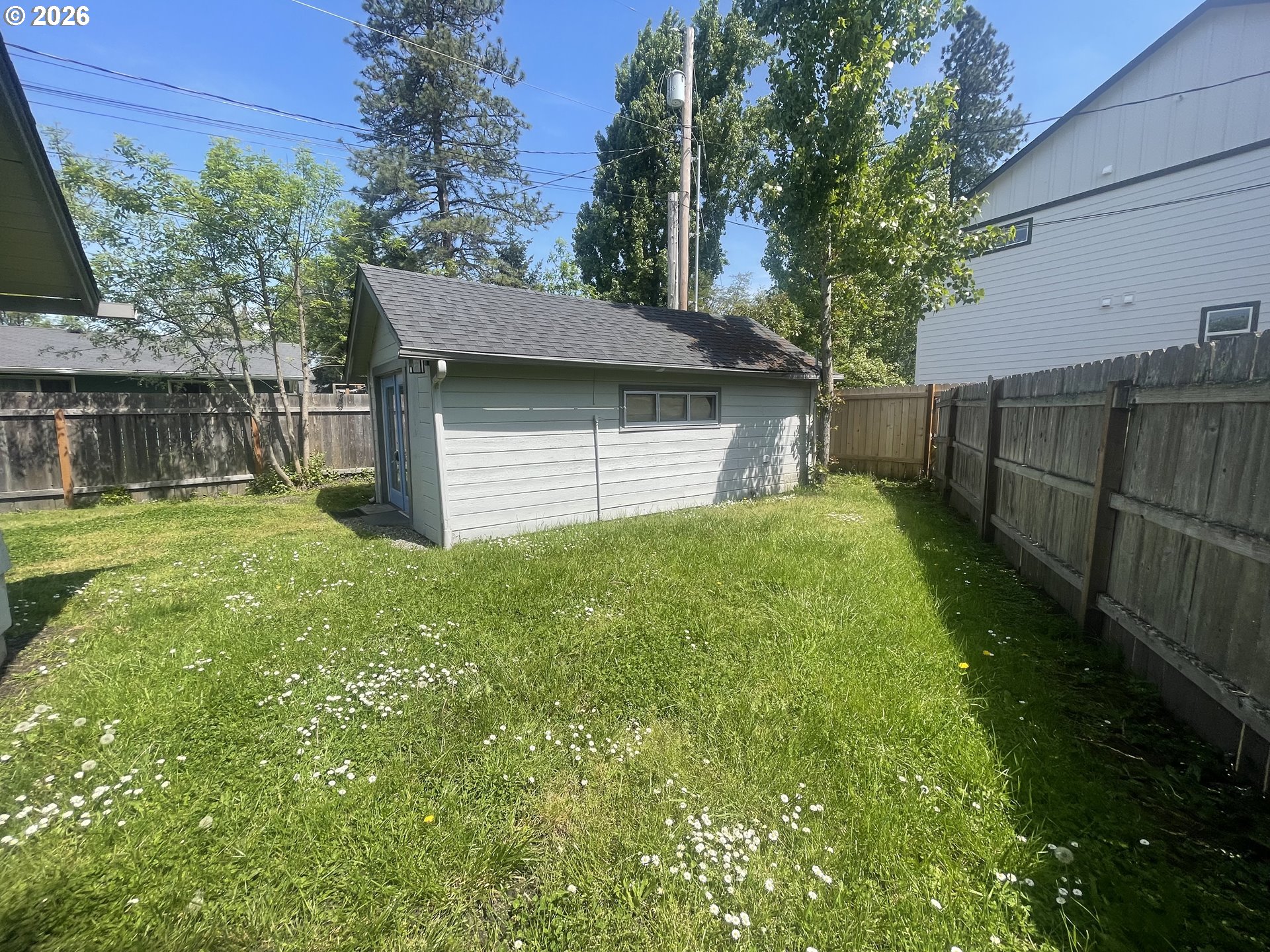 3621 E AMAZON DR