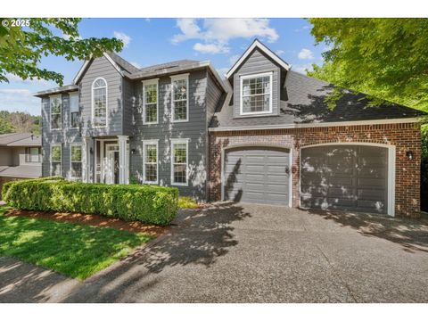 2255 RIVER HEIGHTS CIR West Linn OR 97068