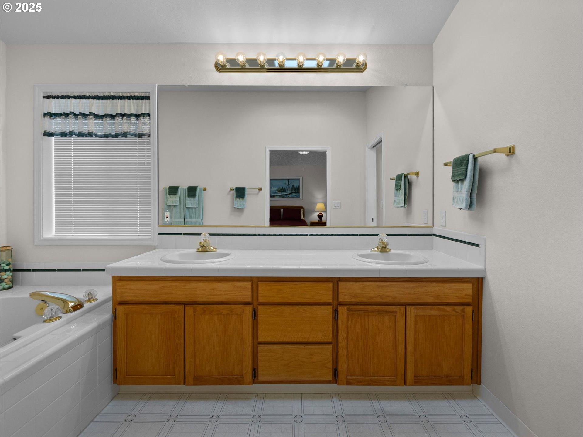 Gresham, Oregon 97080, United States, 4 Bedrooms Bedrooms, ,3 BathroomsBathrooms,Residential,Pending,103625