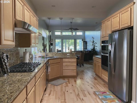 Tiny photo for 70 Magnolia Dr, Creswell, OR 97426 (MLS # 288140427)